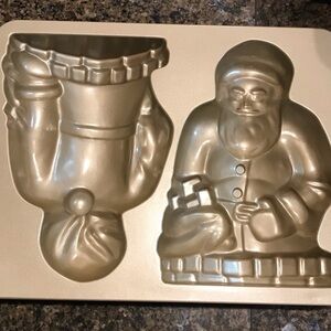 Nordic Ware‎ Gold Santa Cake Pan